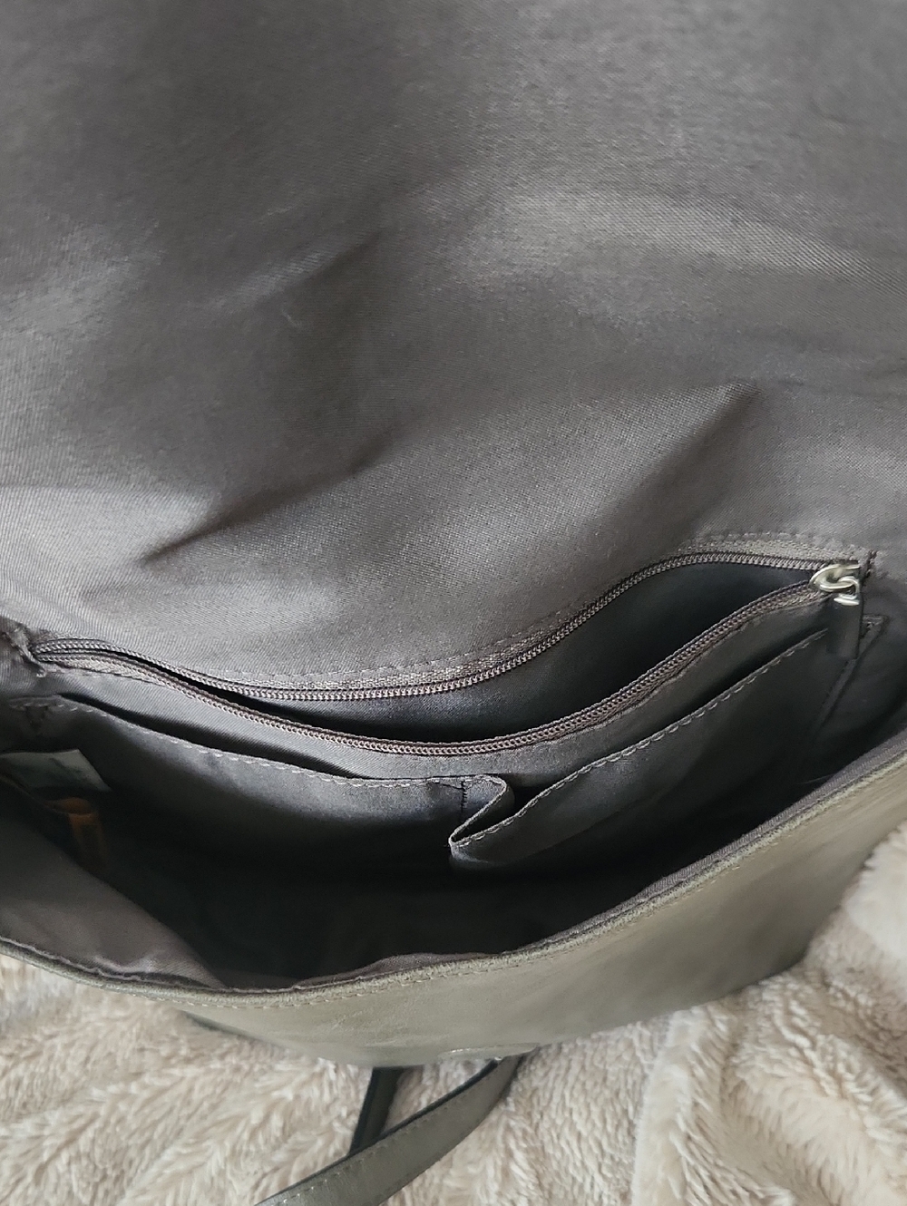 Browning Sierra Crossbody Concealed Carry Purse w/ Keys Adjustable Strap - Picture 7 of 8